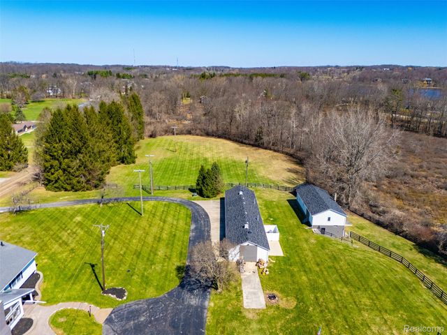 8636 Tindall Road, Springfield Charter Township, MI 48350