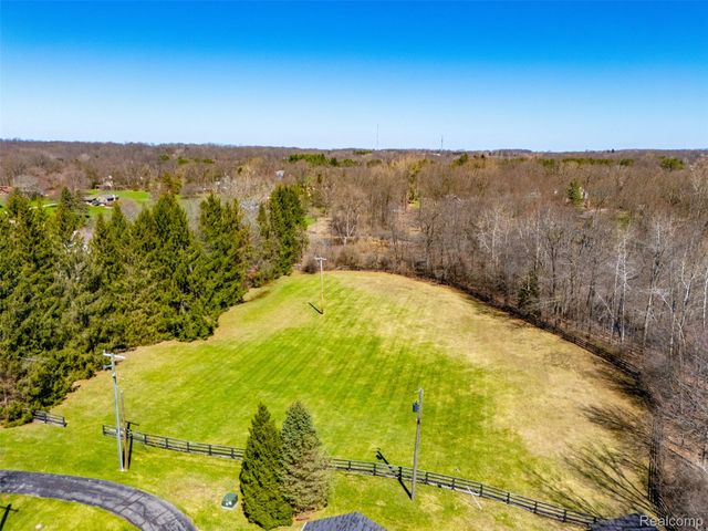 8636 Tindall Road, Springfield Charter Township, MI 48350