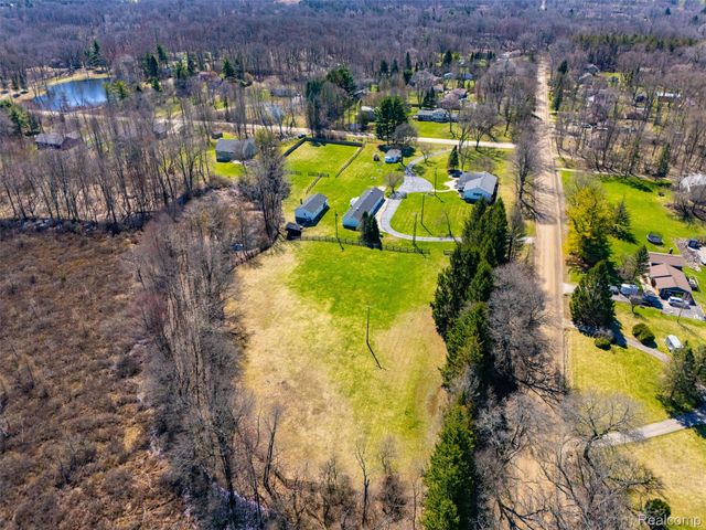 8636 Tindall Road, Springfield Charter Township, MI 48350
