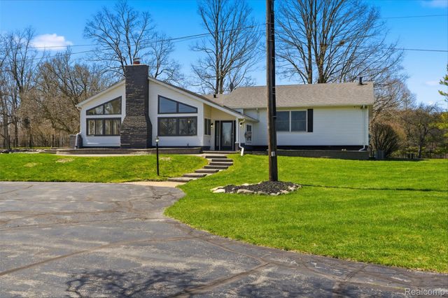 8636 Tindall Road, Springfield Charter Township, MI 48350