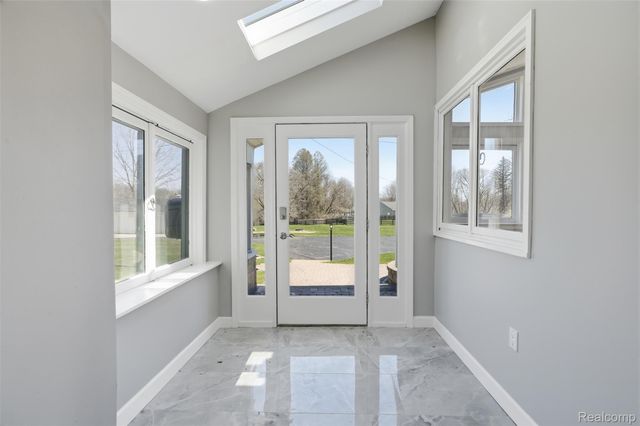 8636 Tindall Road, Springfield Charter Township, MI 48350