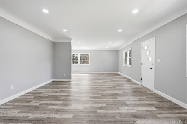 8636 Tindall Road, Springfield Charter Township, MI 48350