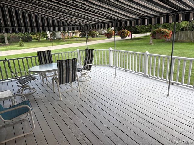 7 Birch Run, Orchard Park, NY 14127