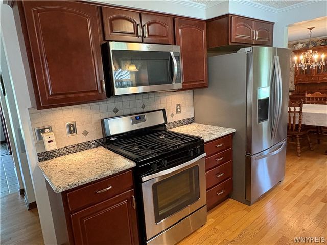 7 Birch Run, Orchard Park, NY 14127