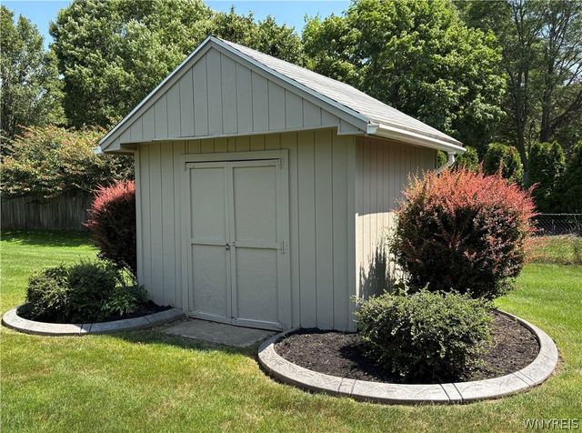 7 Birch Run, Orchard Park, NY 14127