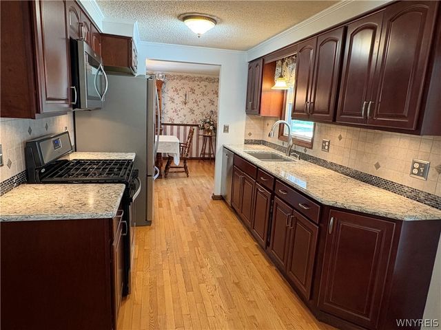 7 Birch Run, Orchard Park, NY 14127