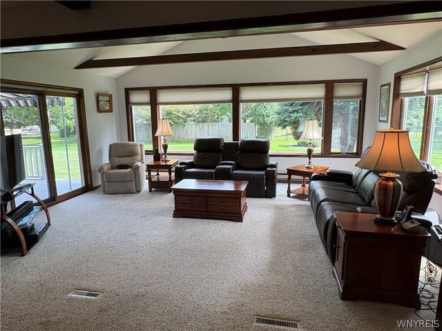 7 Birch Run, Orchard Park, NY 14127