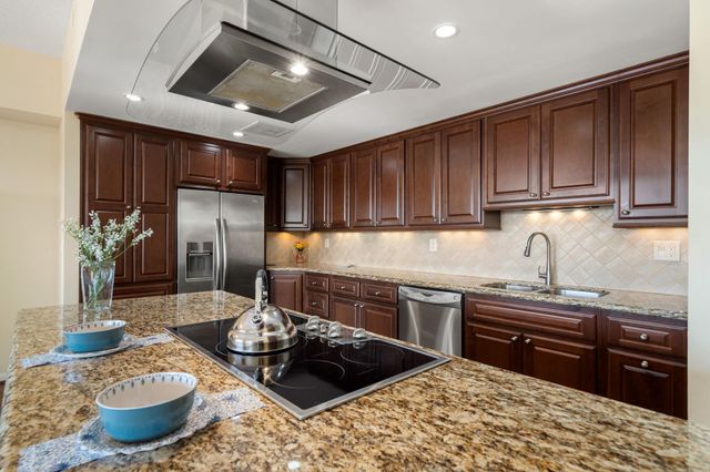 2001 Holcombe Boulevard 803, Houston, TX 77030
