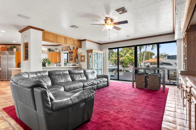 2865 NE 19th Street, Pompano Beach, FL 33062