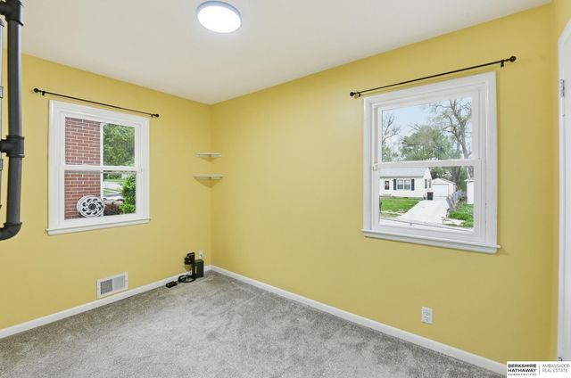 3800 N 11th Street, Lincoln, NE 68521