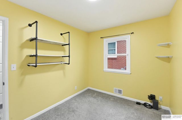 3800 N 11th Street, Lincoln, NE 68521