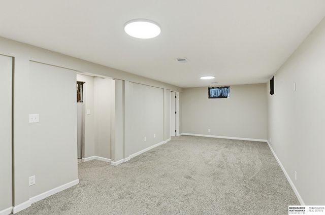 3800 N 11th Street, Lincoln, NE 68521