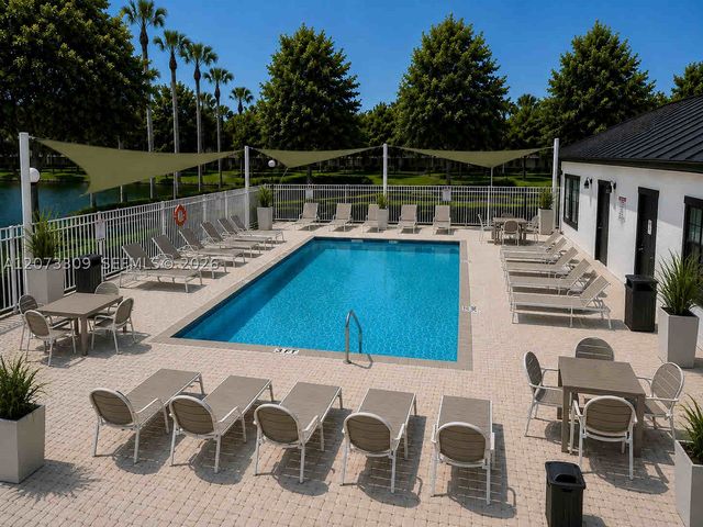 3690 N 56th Ave 903, Hollywood, FL 33021