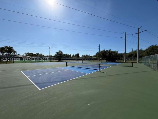 3690 N 56th Ave 903, Hollywood, FL 33021