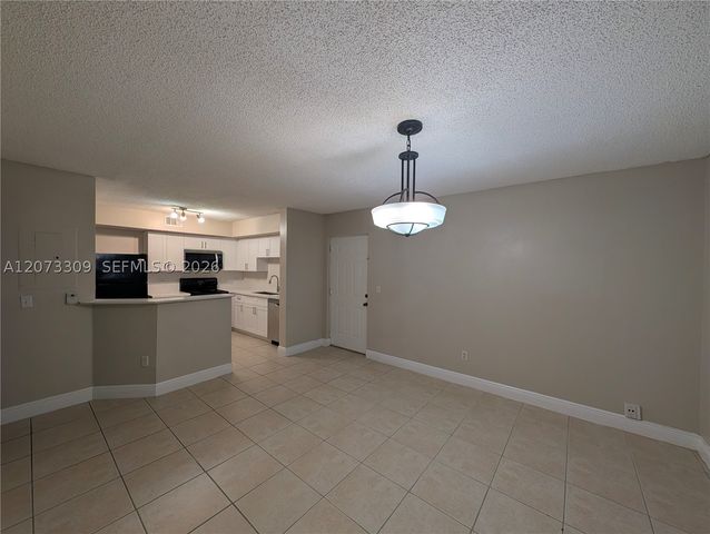 3690 N 56th Ave 903, Hollywood, FL 33021