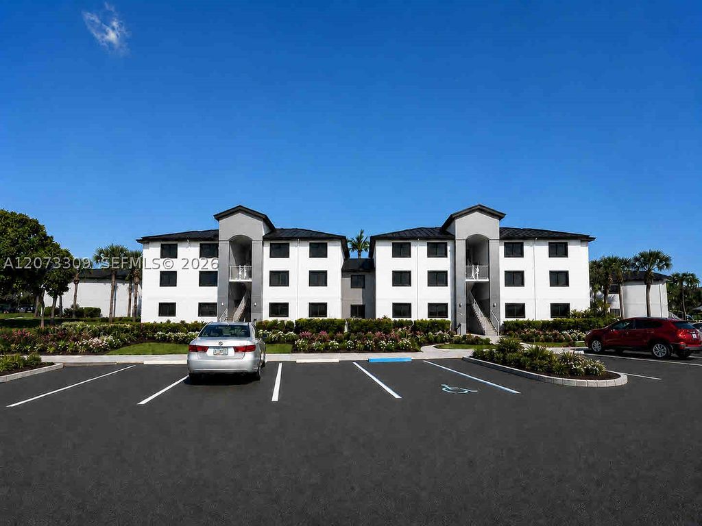 3690 N 56th Ave 903, Hollywood, FL 33021