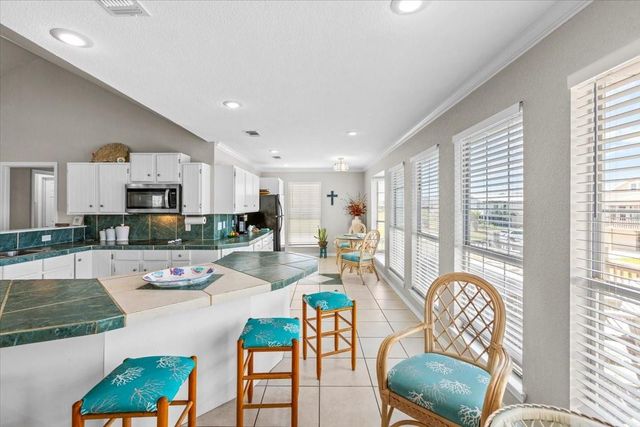 970 Gulfview Drive, Crystal Beach, TX 77650