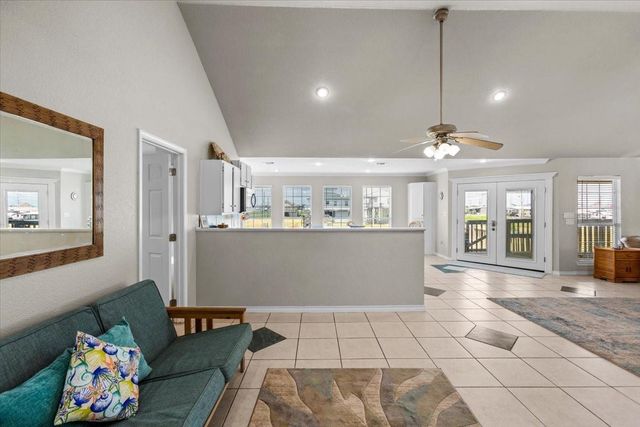 970 Gulfview Drive, Crystal Beach, TX 77650