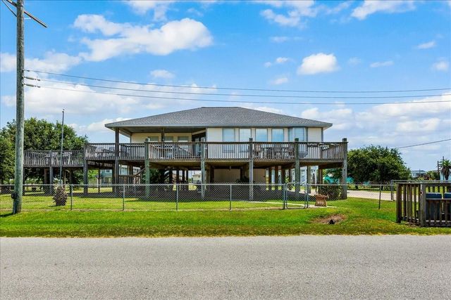 970 Gulfview Drive, Crystal Beach, TX 77650
