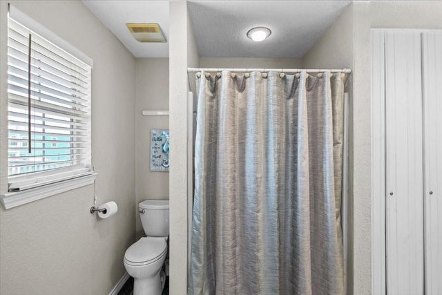 970 Gulfview Drive, Crystal Beach, TX 77650