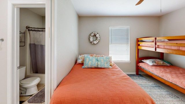 970 Gulfview Drive, Crystal Beach, TX 77650