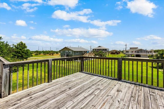 970 Gulfview Drive, Crystal Beach, TX 77650
