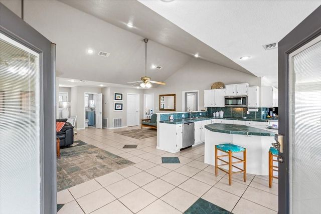 970 Gulfview Drive, Crystal Beach, TX 77650