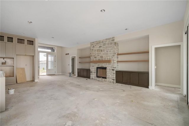 25152 W 141st Terrace, Olathe, KS 66061