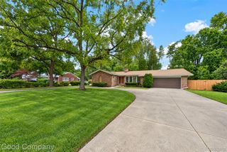 200 W 13 Mile Road, Royal Oak, MI 48073