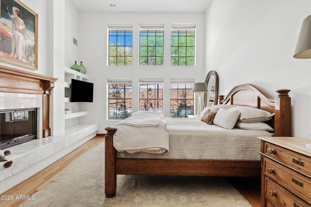 Image 19 of property listing at 4740 E MARSTON Drive, Paradise Valley, AZ 85253