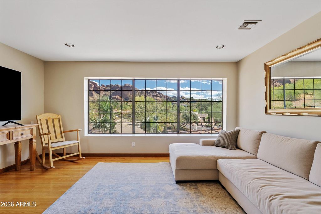 Image 32 of property listing at 4740 E MARSTON Drive, Paradise Valley, AZ 85253