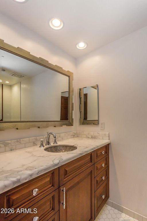 Image 35 of property listing at 4740 E MARSTON Drive, Paradise Valley, AZ 85253