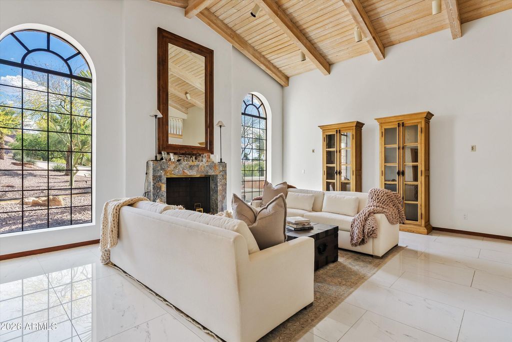 Image 5 of property listing at 4740 E MARSTON Drive, Paradise Valley, AZ 85253