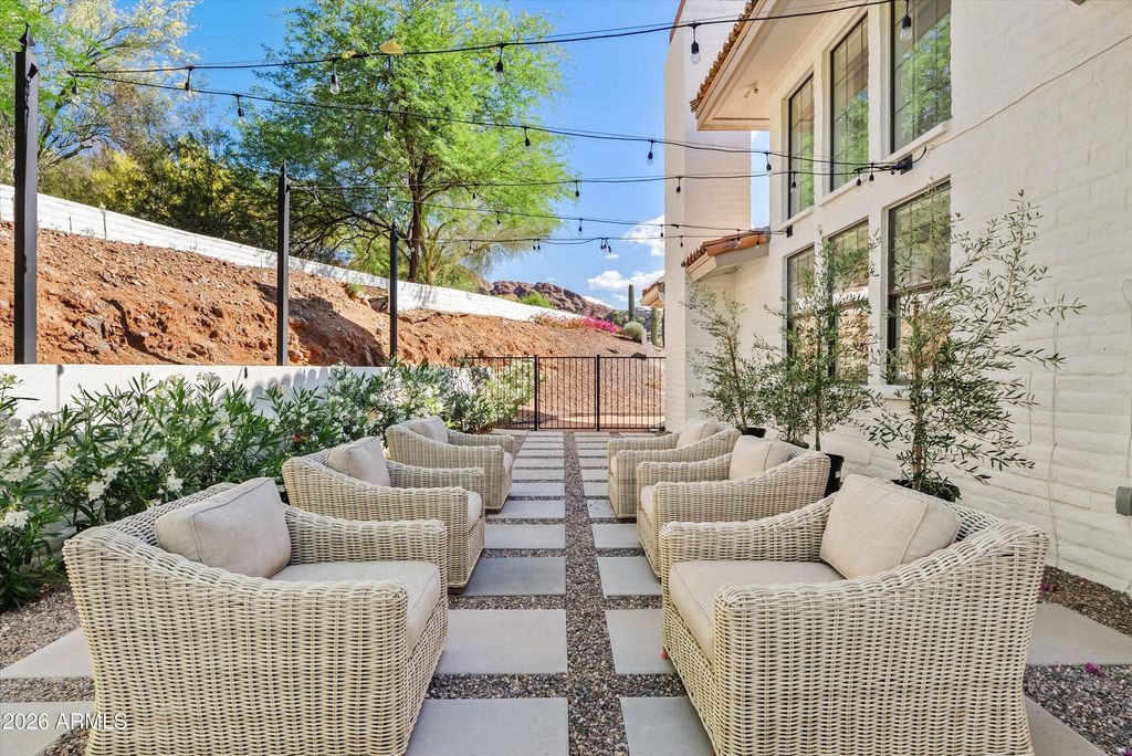 Image 58 of property listing at 4740 E MARSTON Drive, Paradise Valley, AZ 85253