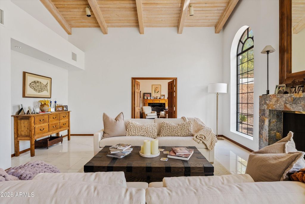 Image 6 of property listing at 4740 E MARSTON Drive, Paradise Valley, AZ 85253