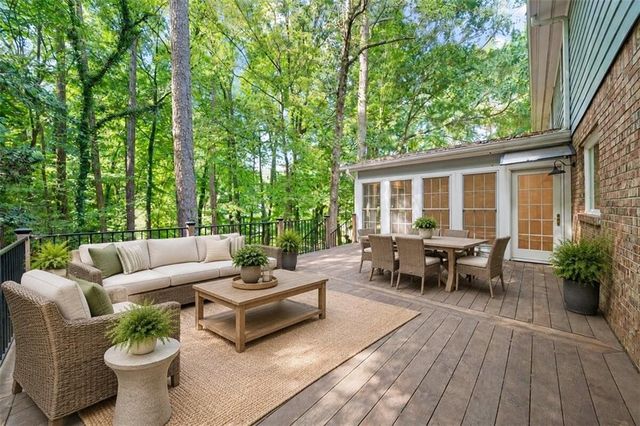 1153 Byrnwyck Way NE, Brookhaven, GA 30319