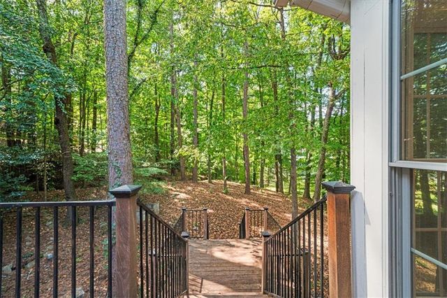 1153 Byrnwyck Way NE, Brookhaven, GA 30319