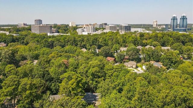1153 Byrnwyck Way NE, Brookhaven, GA 30319