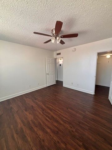 715 S Upper Broadway St 205, Corpus Christi, TX 78401