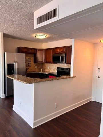 715 S Upper Broadway St 205, Corpus Christi, TX 78401