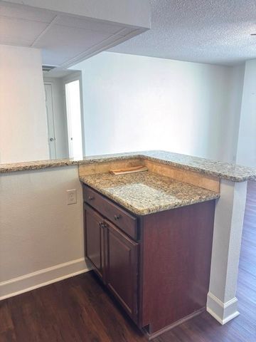 715 S Upper Broadway St 205, Corpus Christi, TX 78401