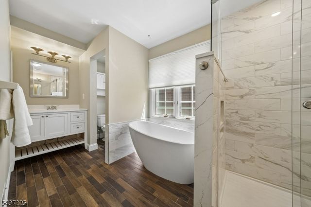 38 Shearwater Ln, Wayne Twp., NJ 07470