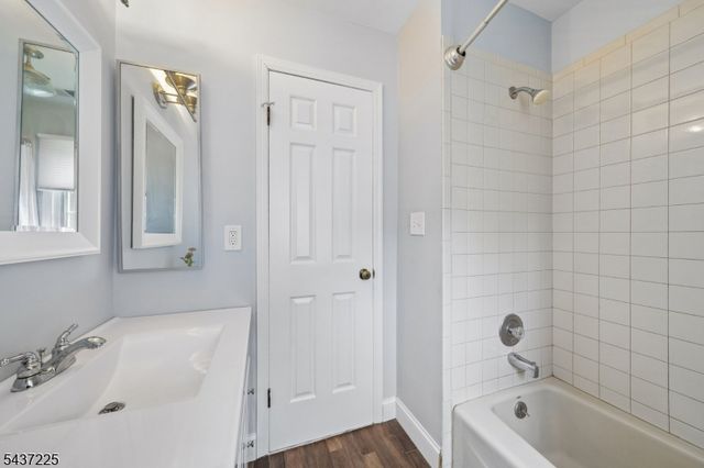 38 Shearwater Ln, Wayne Twp., NJ 07470