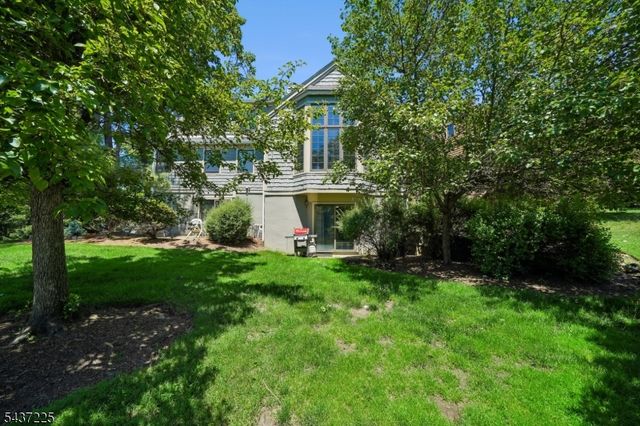 38 Shearwater Ln, Wayne Twp., NJ 07470