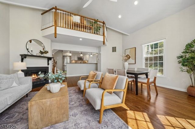 38 Shearwater Ln, Wayne Twp., NJ 07470