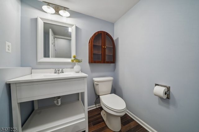 38 Shearwater Ln, Wayne Twp., NJ 07470