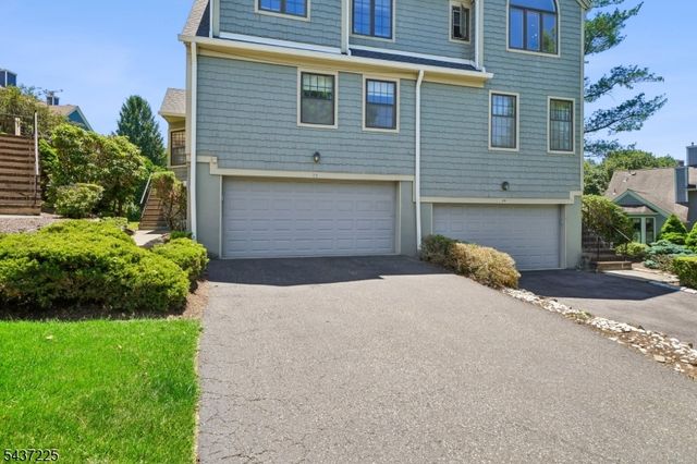 38 Shearwater Ln, Wayne Twp., NJ 07470