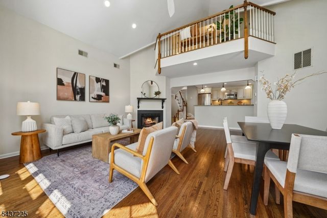 38 Shearwater Ln, Wayne Twp., NJ 07470