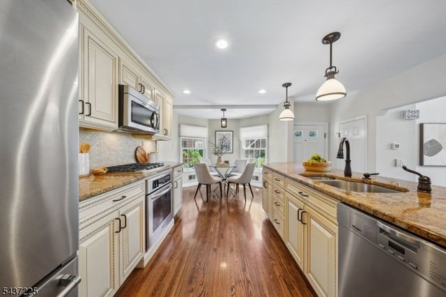 38 Shearwater Ln, Wayne Twp., NJ 07470
