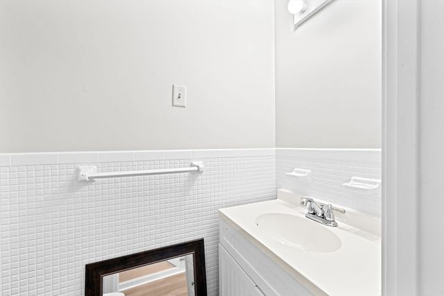 848 Plain St. 5, Marshfield, MA 02050